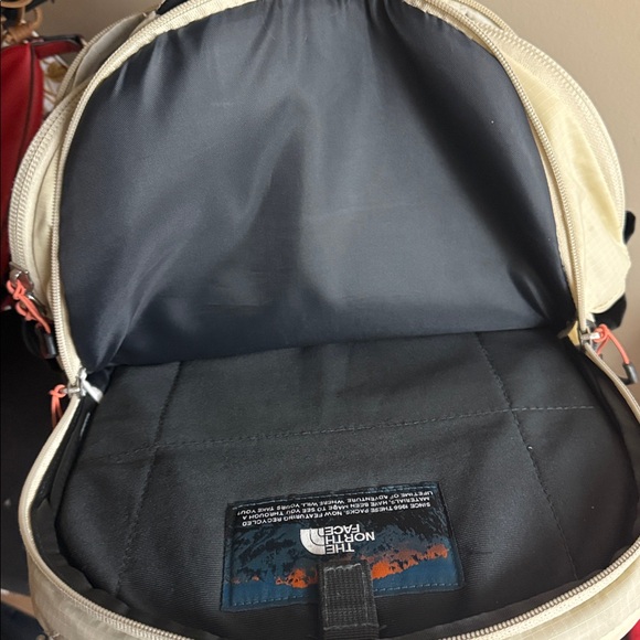 The North Face Borealis Backpack Tan Black FlexVent - Picture 5 of 7